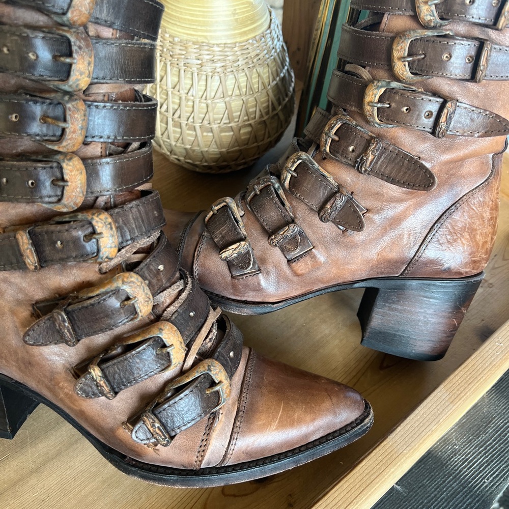 Freebird by Steven Stoke Tan Brown Distressed Leather Buckle Boots 8 - Picture 5 of 16